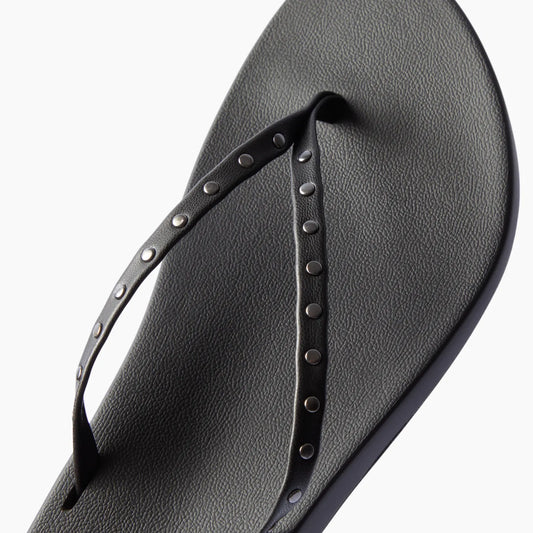 Cushion Slim Studs